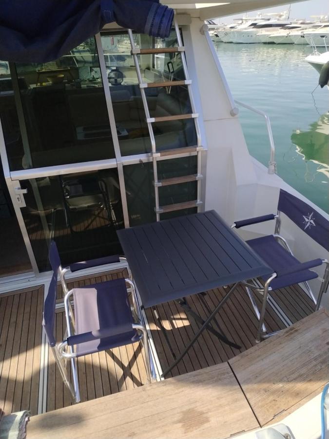 Ferretti 36 ' Bateau A Quai Vieux-Port Cannes Festival La Croisette Luaran gambar