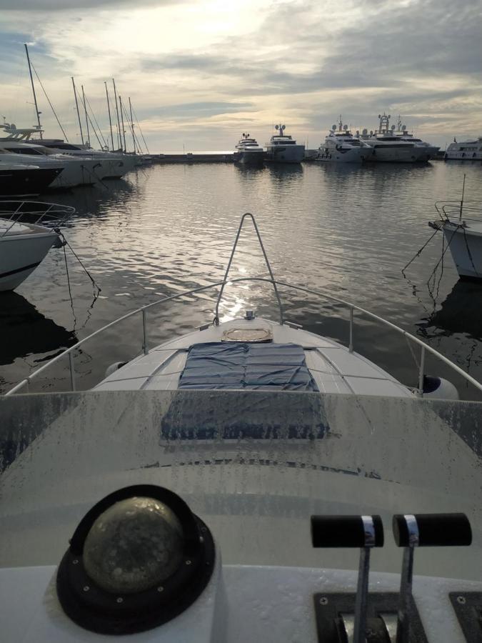 Ferretti 36 ' Bateau A Quai Vieux-Port Cannes Festival La Croisette Luaran gambar