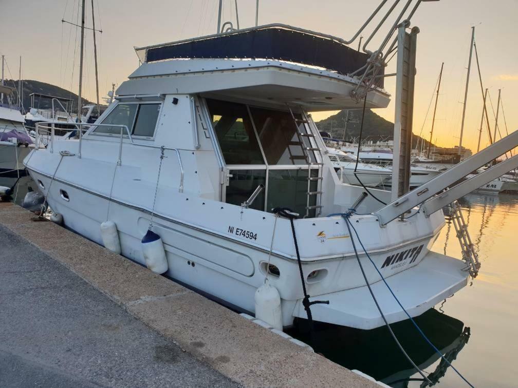 Ferretti 36 ' Bateau A Quai Vieux-Port Cannes Festival La Croisette Luaran gambar