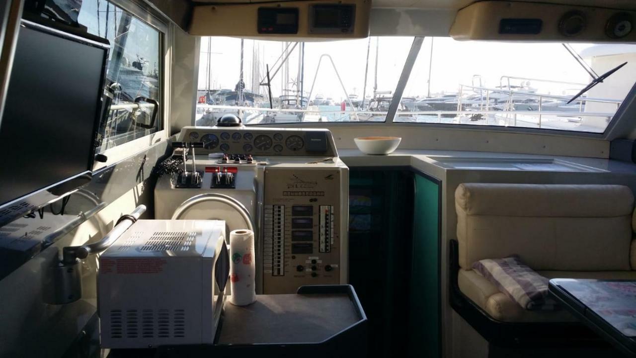 Ferretti 36 ' Bateau A Quai Vieux-Port Cannes Festival La Croisette Luaran gambar