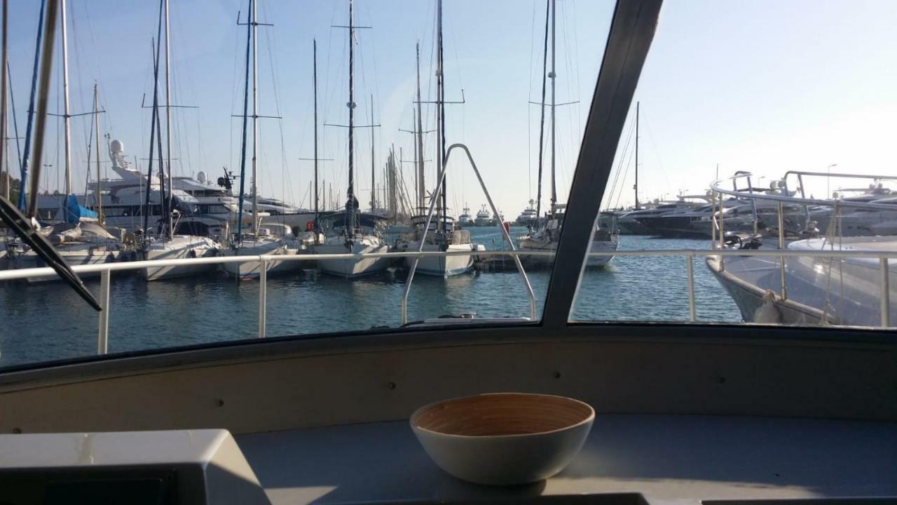 Ferretti 36 ' Bateau A Quai Vieux-Port Cannes Festival La Croisette Luaran gambar