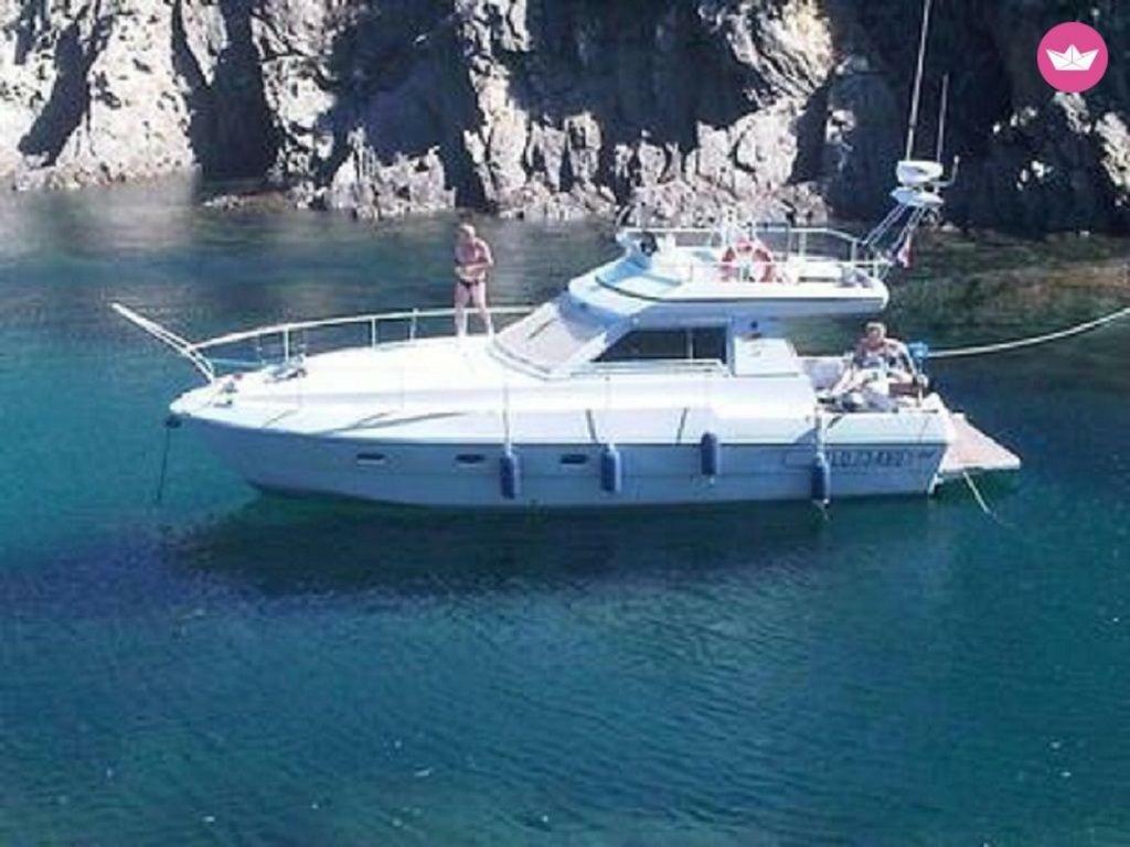 Ferretti 36 ' Bateau A Quai Vieux-Port Cannes Festival La Croisette Luaran gambar