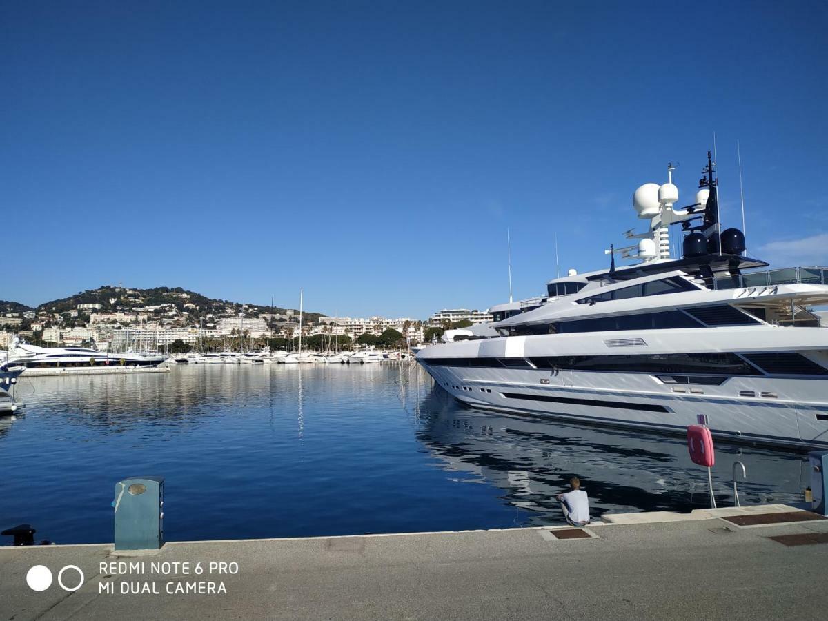 Ferretti 36 ' Bateau A Quai Vieux-Port Cannes Festival La Croisette Luaran gambar