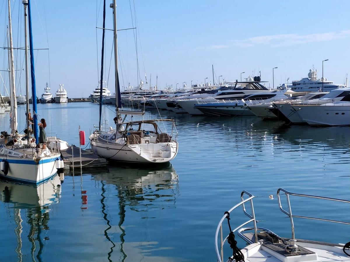 Ferretti 36 ' Bateau A Quai Vieux-Port Cannes Festival La Croisette Luaran gambar